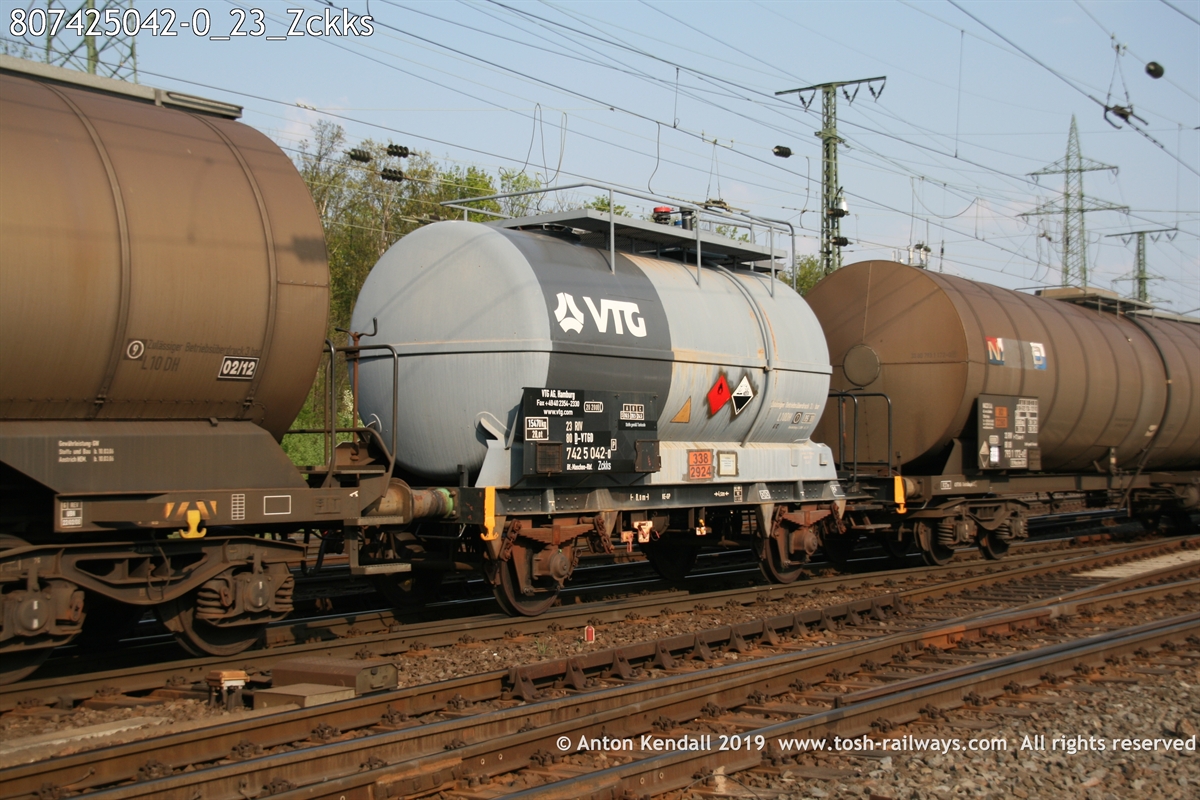 807425042-0_23_Zckks.JPG